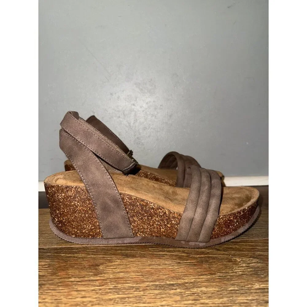 Maurice’s‎ Cami Comfort Wedge Heel Size 10
